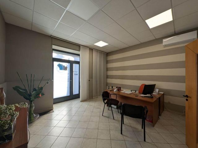 Ufficio in vendita a Puglia, Foggia