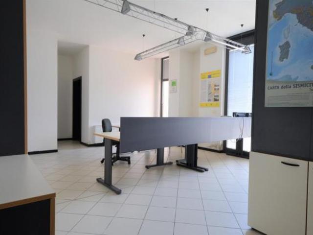 Ufficio in vendita a Bagni Di Lucca Ponte, Toscana