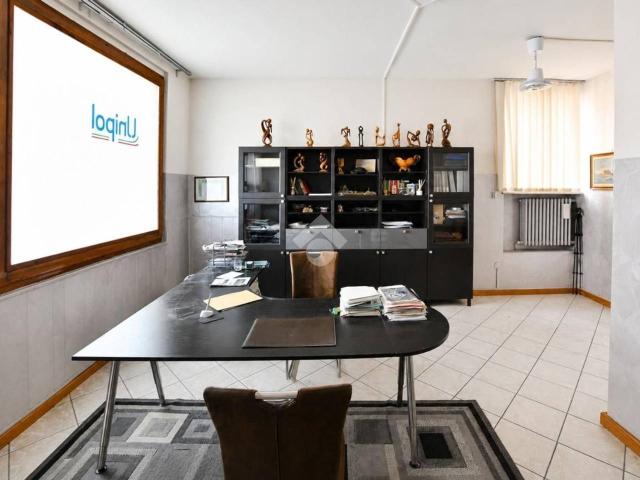 Ufficio in vendita a Piemonte, Vercelli