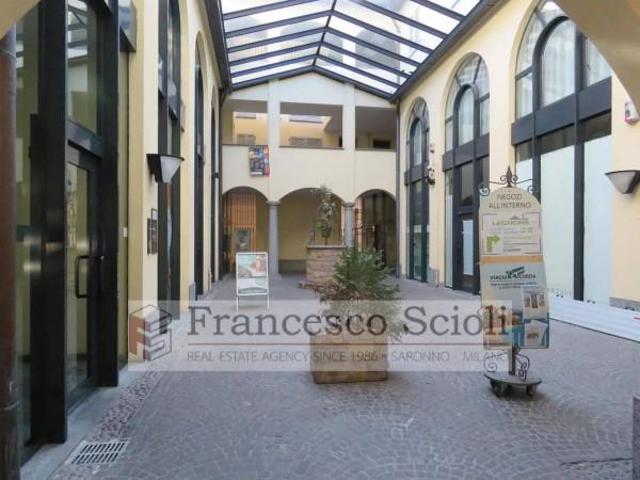 Ufficio in vendita a Volta-Prealpi, Saronno