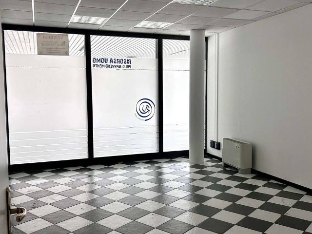 Ufficio in vendita a Unione dei comuni del Distretto Ceramico, Sassuolo