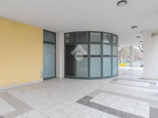 Ufficio in vendita a Unione dei comuni del Distretto Ceramico, Sassuolo