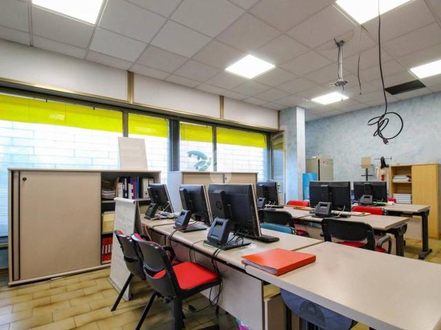Ufficio in vendita a Unione dei comuni del Distretto Ceramico, Sassuolo