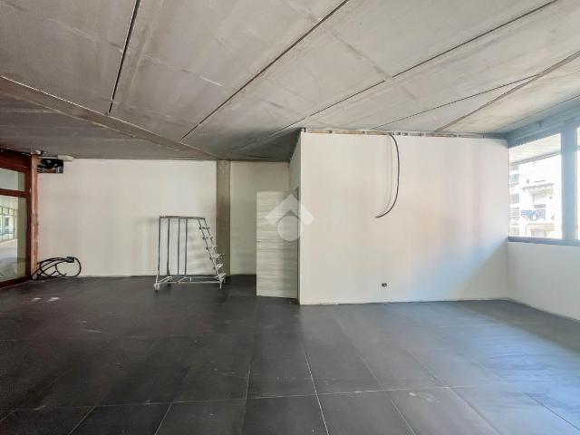 Ufficio in vendita a Unione dei comuni del Distretto Ceramico, Sassuolo