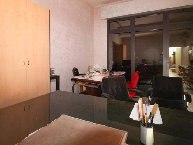 Ufficio in vendita a Unione dei comuni del Distretto Ceramico, Sassuolo