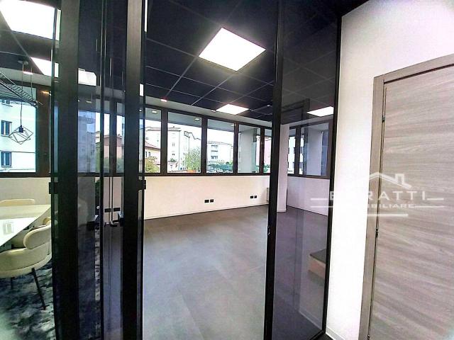 Ufficio in vendita a Unione dei comuni del Distretto Ceramico, Sassuolo