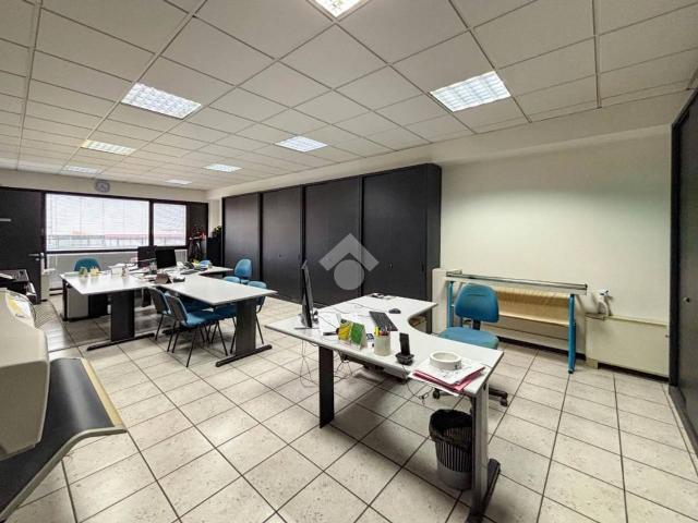 Ufficio in vendita a Unione dei comuni del Distretto Ceramico, Sassuolo