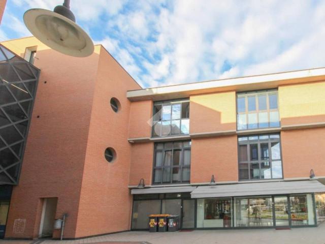 Ufficio in vendita a Unione dei comuni del Distretto Ceramico, Sassuolo