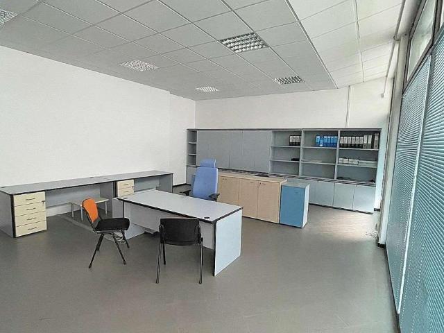Ufficio in vendita a Unione dei comuni del Distretto Ceramico, Sassuolo