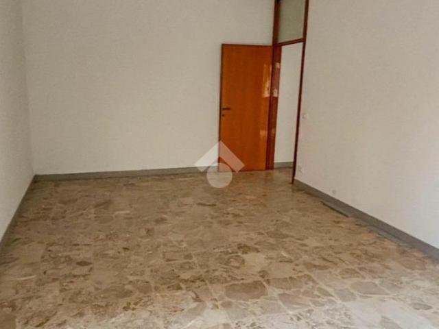 Ufficio in vendita a Unione dei comuni del Distretto Ceramico, Sassuolo
