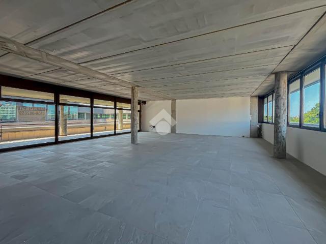 Ufficio in vendita a Unione dei comuni del Distretto Ceramico, Sassuolo
