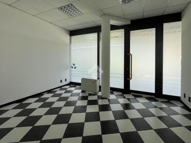 Ufficio in vendita a Unione dei comuni del Distretto Ceramico, Sassuolo