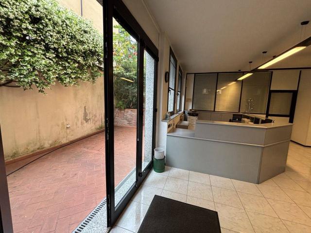 Ufficio in vendita a Scandicci, Toscana
