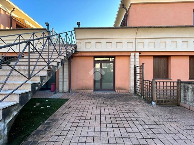 Ufficio in vendita a Scanzorosciate, Lombardia