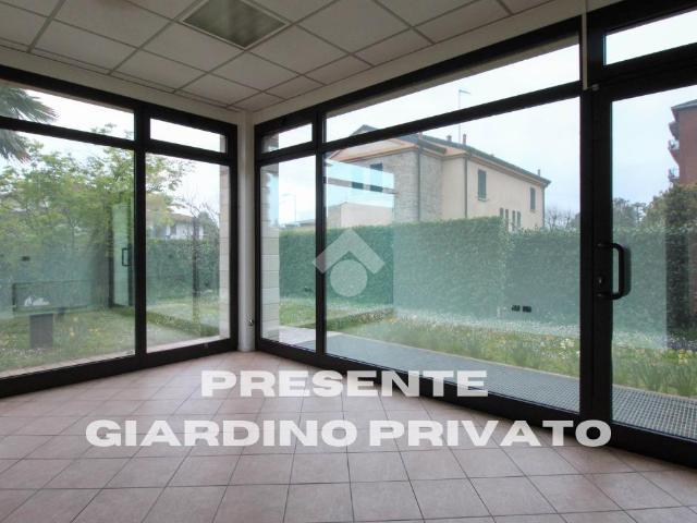 Ufficio in vendita a Scanzorosciate, Lombardia