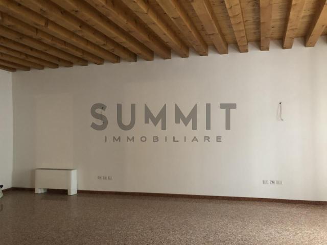 Ufficio in vendita a Schio, Veneto