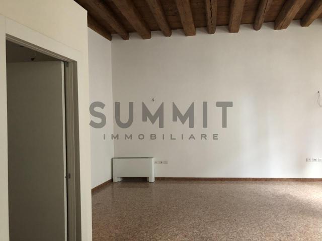 Ufficio in vendita a Schio, Veneto