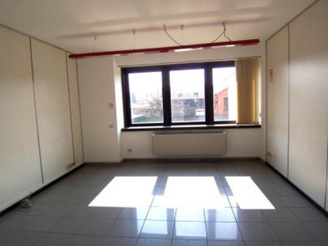 Ufficio in vendita a Rovagnasco, Segrate