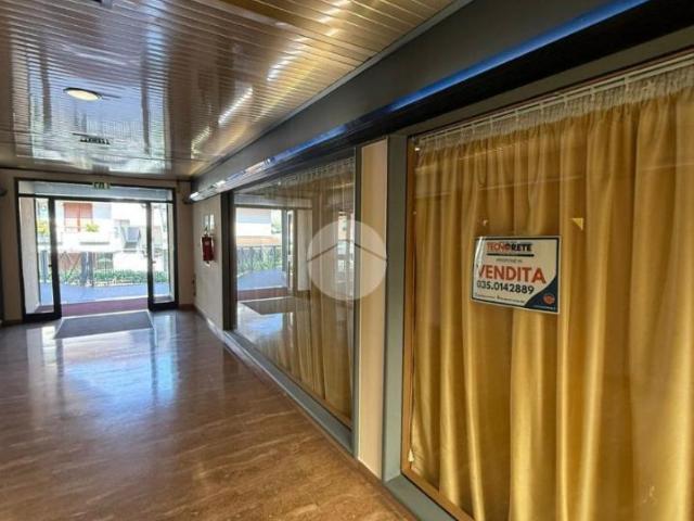 Ufficio in vendita a Paderno, Seriate