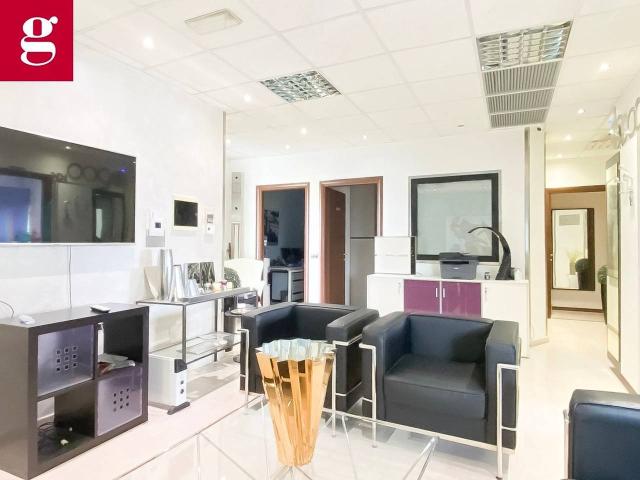 Ufficio in vendita a Seguro, Settimo Milanese