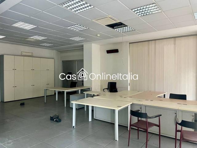 Ufficio in vendita a Signa, Toscana