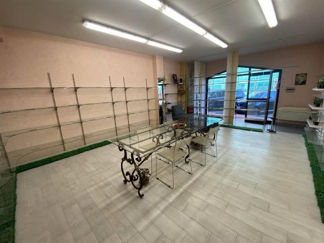 Ufficio in vendita a Signa, Toscana