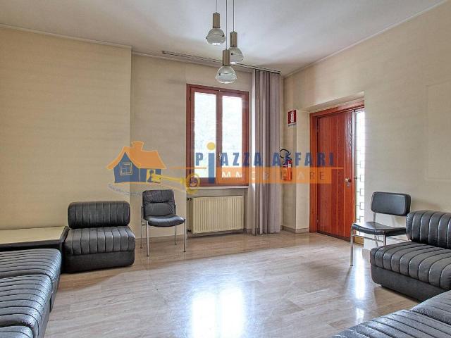 Ufficio in vendita a Monte, Solbiate Arno