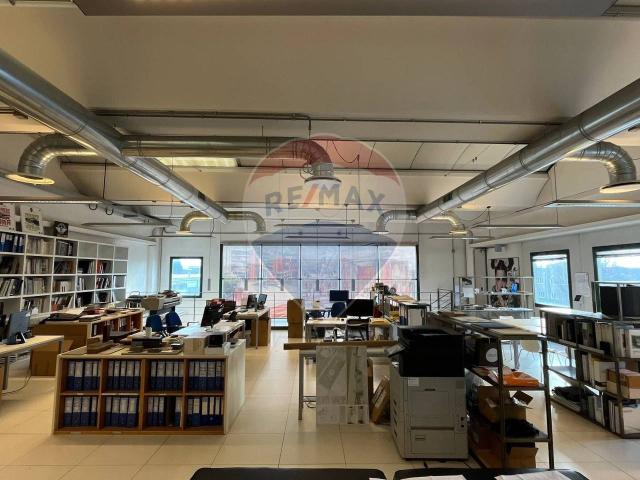 Ufficio in vendita a Sovico, Lombardia