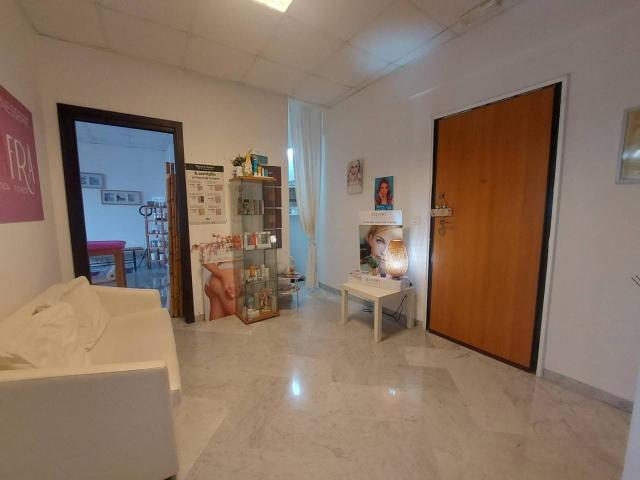 Ufficio in vendita a Puglia, Taranto