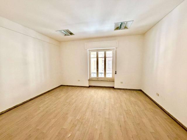 Ufficio in vendita a Piemonte, Alessandria