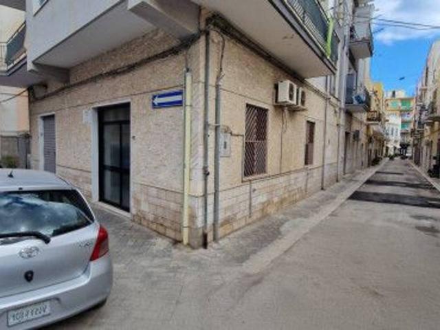 Ufficio in vendita a Trani, Barletta-Andria-Trani