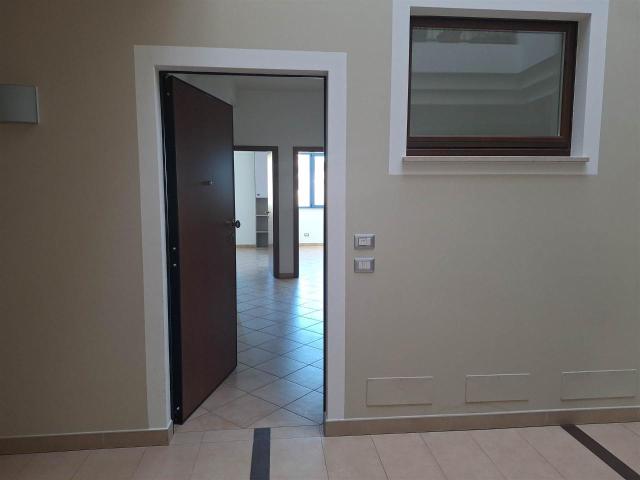 Ufficio in vendita a Marche, Macerata