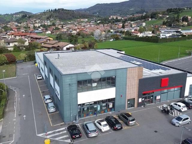 Ufficio in vendita a Trescore Balneario, Lombardia