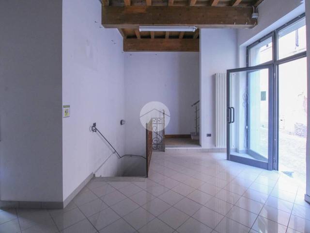 Ufficio in vendita a Treviglio, Lombardia