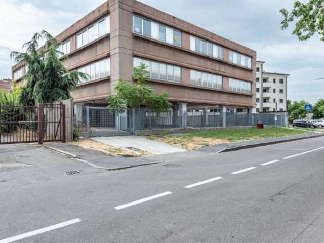 Ufficio in vendita a Trezzano Sul Naviglio, Lombardia