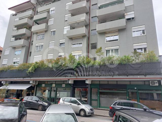Ufficio in vendita a Borgo Villalta, Reana Del Roiale