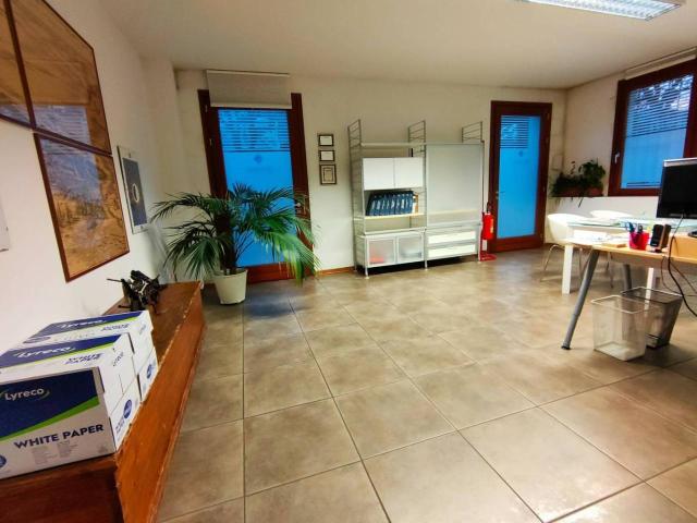 Ufficio in vendita a Cormôr Basso, Reana Del Roiale