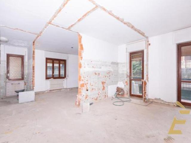 Ufficio in vendita a Fontanile, Piemonte