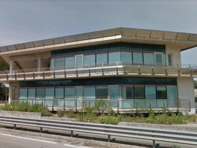 Ufficio in vendita a Vallefoglia, Marche