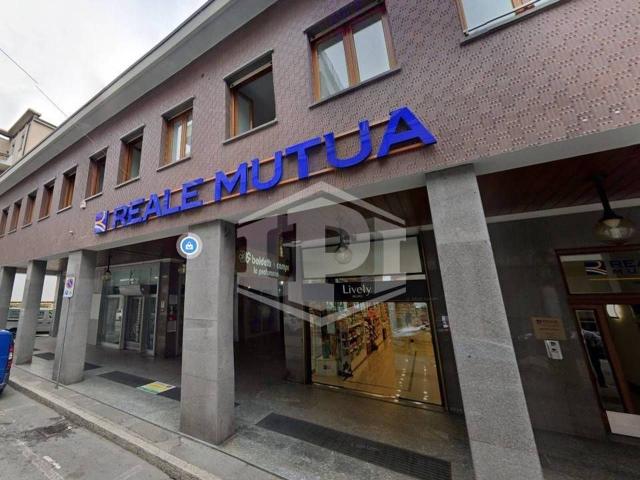 Ufficio in vendita a Biumo Superiore, Varese