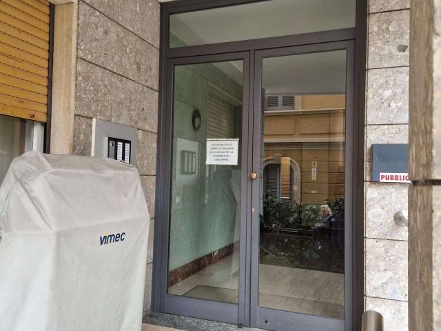 Ufficio in vendita a Biumo Superiore, Varese