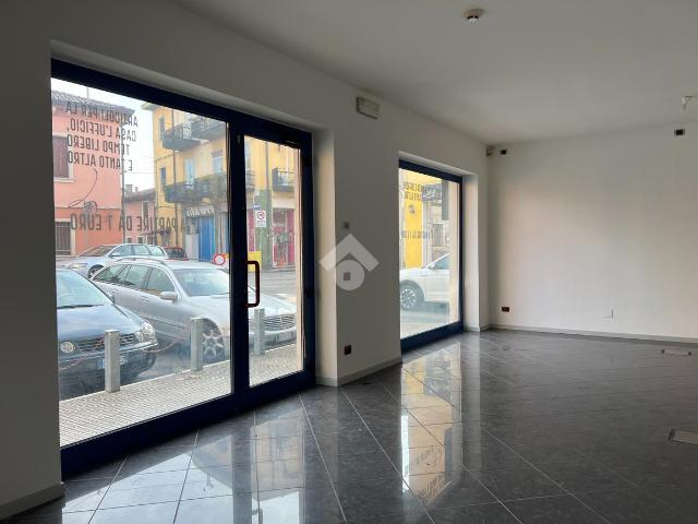 Ufficio in vendita a Sud, Brenzone