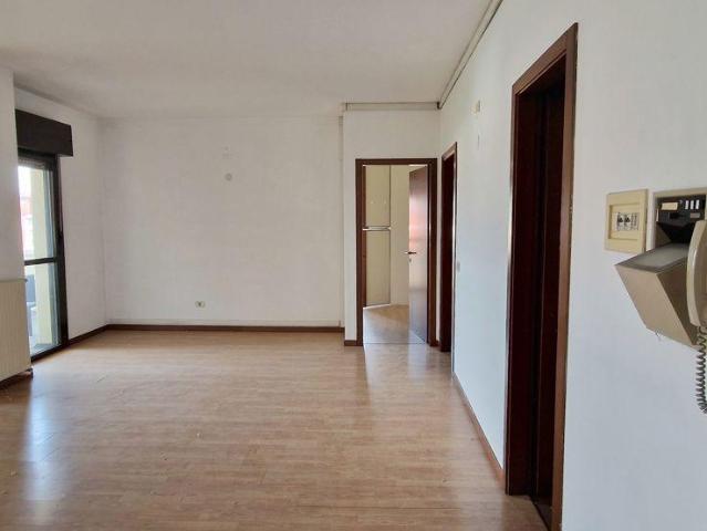 Ufficio in vendita a Ovest, Brenzone
