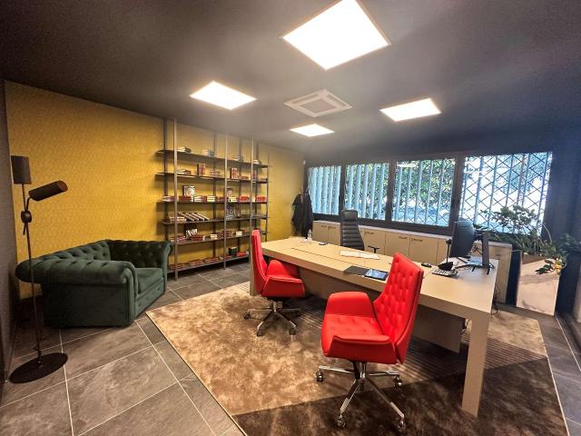 Ufficio in vendita a Sud-Ovest, Brenzone