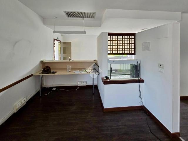 Ufficio in vendita a Ovest, Brenzone