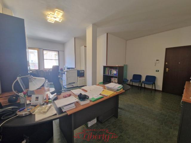 Ufficio in vendita a Viareggio, Toscana