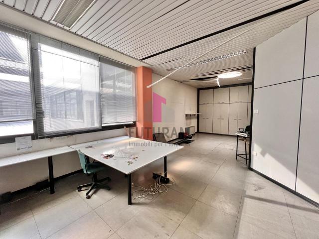 Ufficio in vendita a Vicenza, Veneto