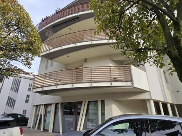 Locale Commerciale in vendita a Vicenza, Veneto