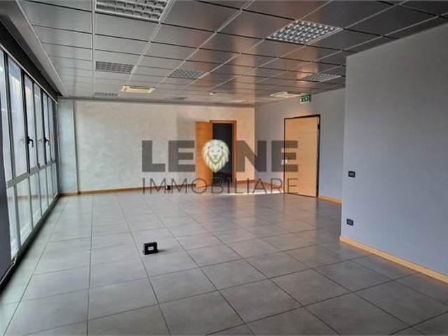 Ufficio in vendita a Unione di comuni Terre di Castelli, Vignola