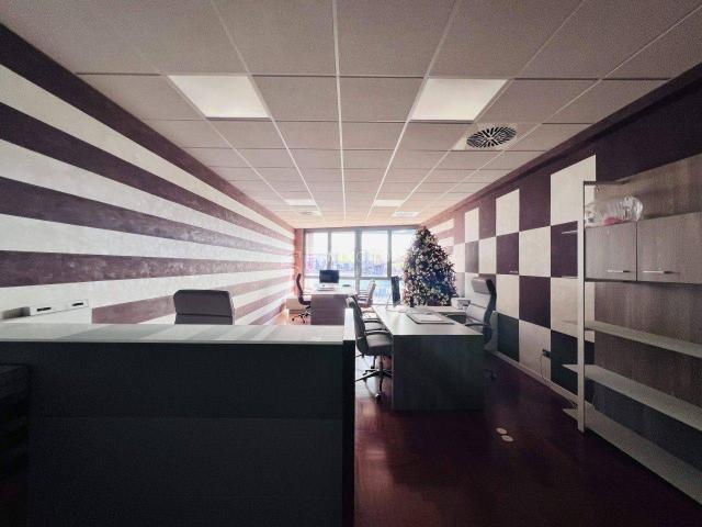 Ufficio in vendita a Stra, Veneto